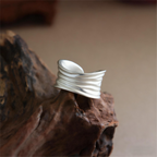 Ensemble bracelet et bague manchette sculpturale à motif vague | Ajustable, couleur argent