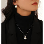 Parure de bijoux Couronne Royale en perles et cristaux | Collier et boucles d'oreilles 