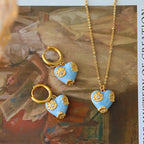 Ensemble de bijoux en émail bleu en forme de cœur floral | Collier et boucles d'oreilles 