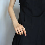 Bague en émail arlequin coloré avec frange de perles 