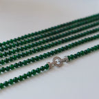 Collier élégant à double rang de perles en agate verte 