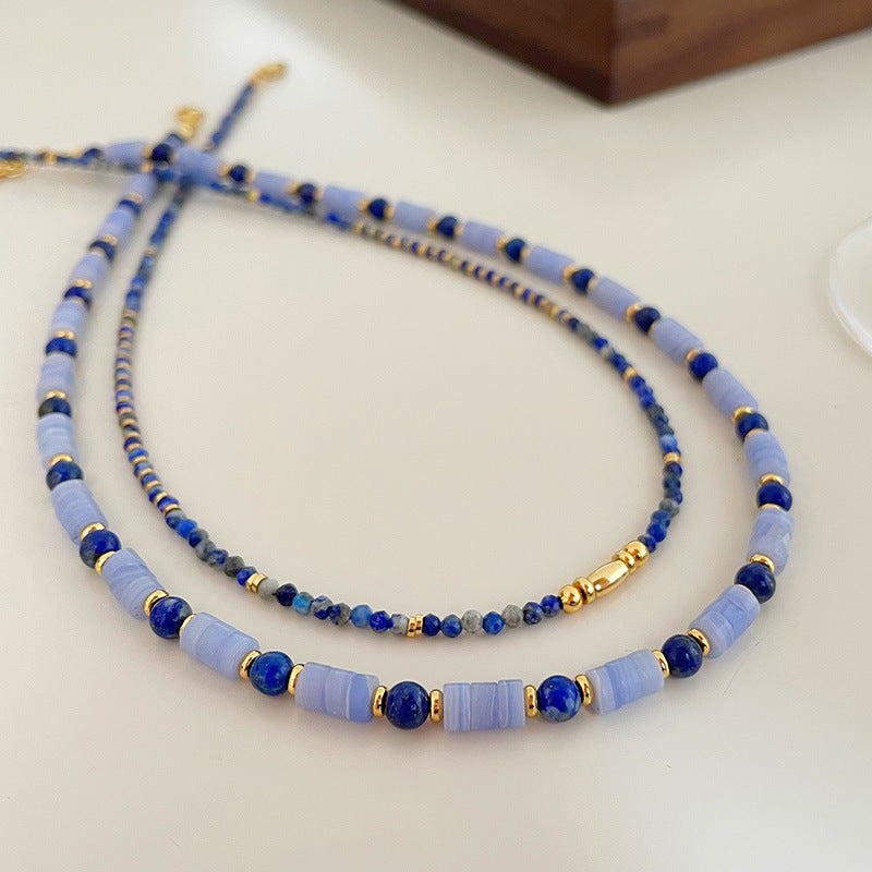 Ensemble de colliers superposés en agate dentelle bleue et lapis-lazuli 