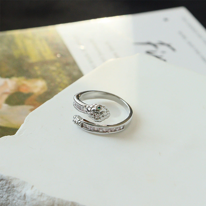 Bague serpent en cristal argenté | Zirconium baguette