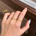 Ensemble de bagues empilables minimalistes en cristal | Anneaux en or texturé