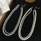 Collier ras du cou à deux rangs de perles de tailles assorties | Blanc ou gris 