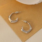 Boucles d'oreilles créoles géométriques minimalistes 