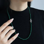 Collier élégant à double rang de perles en agate verte 