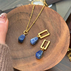 Ensemble de bijoux en lapis-lazuli brut | Collier et boucles d'oreilles créoles géométriques 