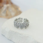 Bague ajustable en dentelle florale et cristal | Couleur argentée 