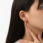 Boucles d'oreilles créoles texturées et scintillantes | Tons or et argent 