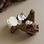 Ensemble bracelet manchette et bague ajustable à disque sculptural 