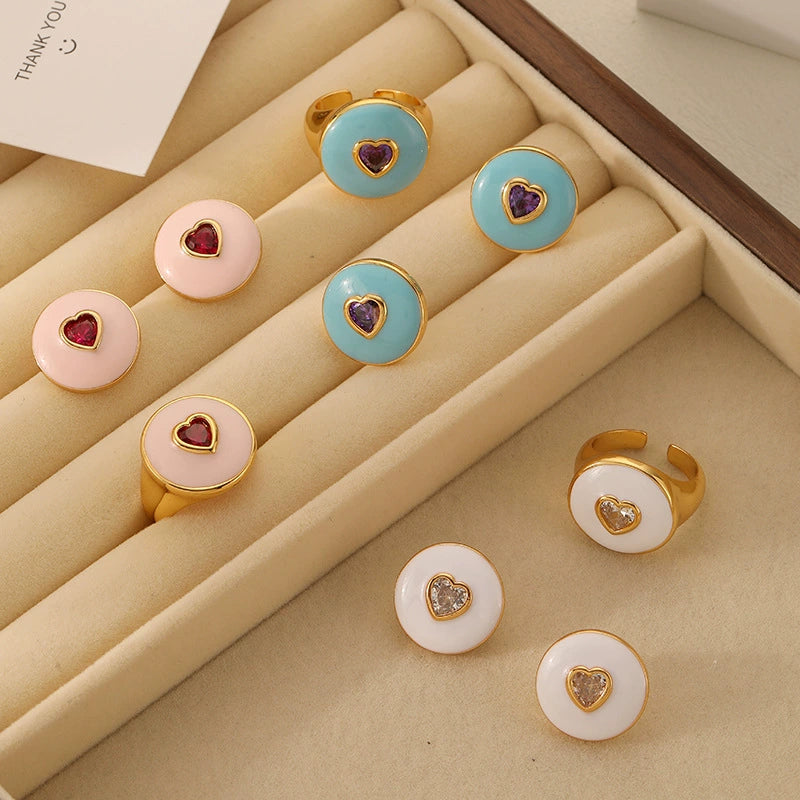 Ensemble de bijoux avec boutons en forme de cœur en émail épais | Boucles d'oreilles et bague ajustable